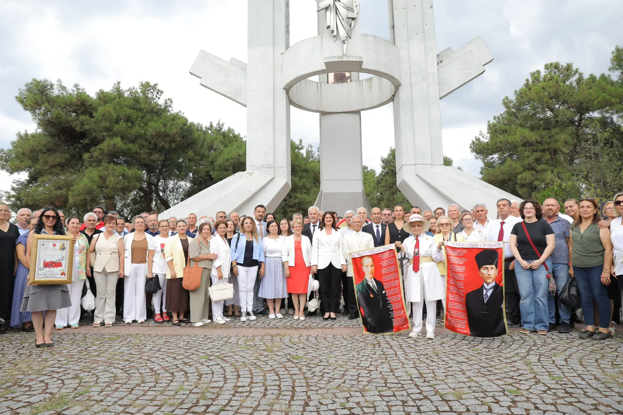 BAŞKAN GENCAN: " BİZİM YÖNÜMÜZ; GAZİ MUSTAFA KEMAL ATATÜRK'ÜN GÖSTERDİĞİ ÇAĞDAŞLIK HEDEFİDİR " galeri görseli